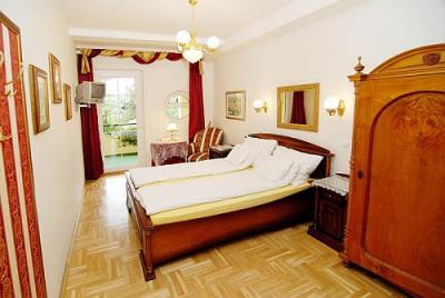 Nicely furbished doubleroom in Panorama Hotel Eger - Panorama Hotel Eger - romantic and cheap accommodation in Eger